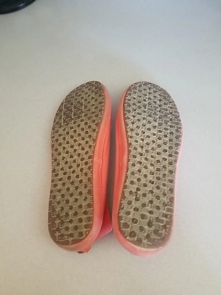 Zapatos sin cordones Sanuk Rasta Brisbane para mujer rojos grises texturizados sin usar, puntera baja talla 8 Foto 3 de 4