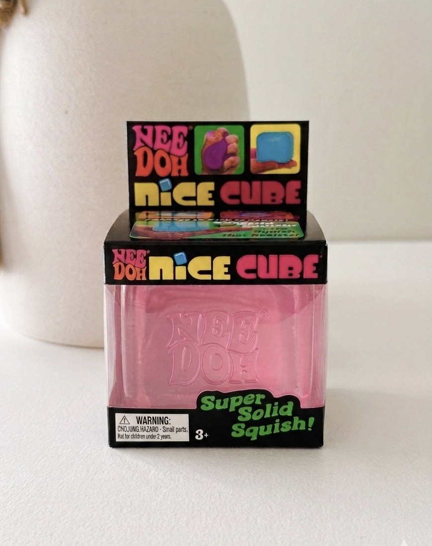 Nice Cube Needoh fidget super solid squish anti-stress bleu