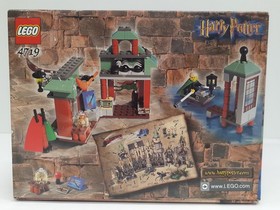 NISB LEGO Harry Potter 4719 "Quality Quidditch Supplies" 2003