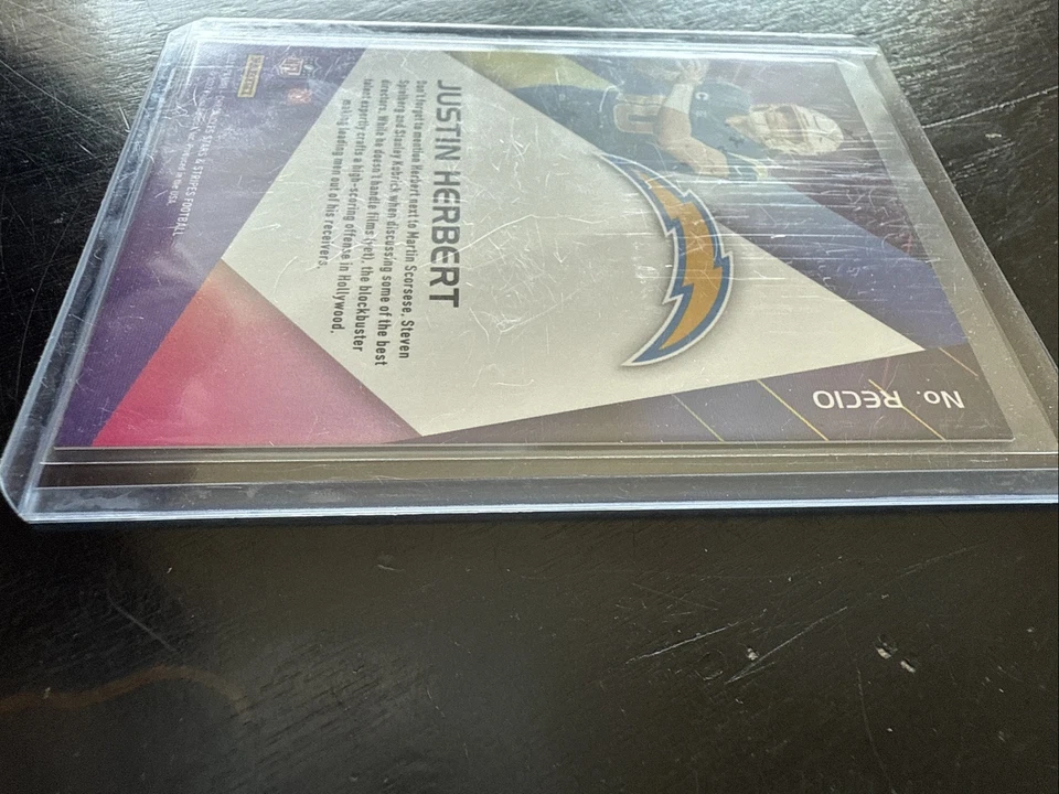 2021 Panini Chronicles - Recon Justin Herbert #REC10 Gold /10 - Image 4 of 4