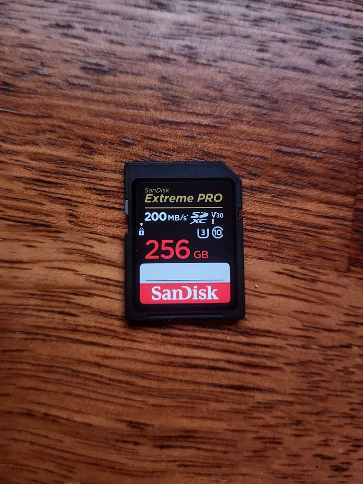 Panasonic Lumix G7 Mirrorless Camera M43 [4K 60FPS] Video Camera - AUD - Image 4 of 4