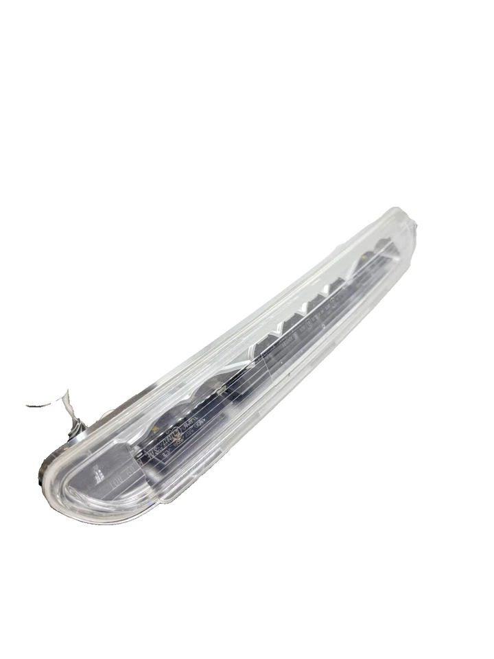 Lámpara de marcha atrás Mercedes R231 SL350 SL400 SL500 SL550 AMG GT 13-21 Foto 2 de 4