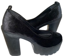 Round Toe Chunky Heeled Pumps