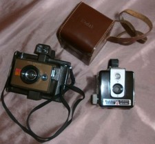 Lot de 2 appareils photos vintage : Kodak brownie flash camera & Polaroid EE33