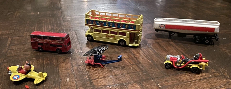 Lot of 6 Vintage Corgi Dinky Cars! Disney, Esso! Olive Oyl & Spider-Man Broken - Image 3 of 4