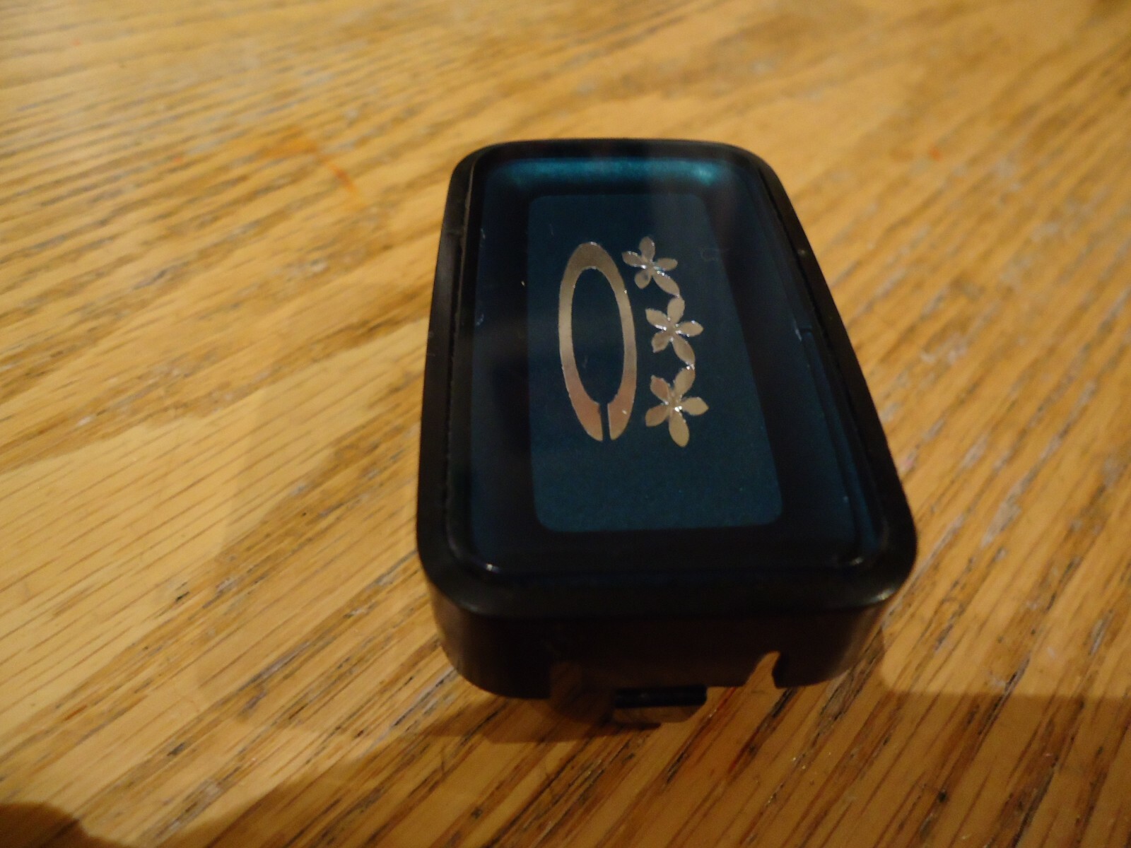 7579 Toyota Corolla Steering Wheel Emblem Button TE31 TE37 TE51 KE30