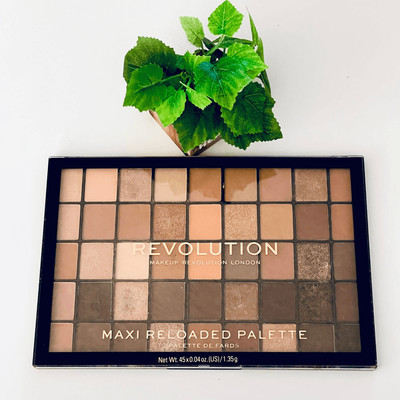 Revolution Maxi Reloaded 45 Eyeshadow Palette Nude Tan Brown Sparkly & Matte