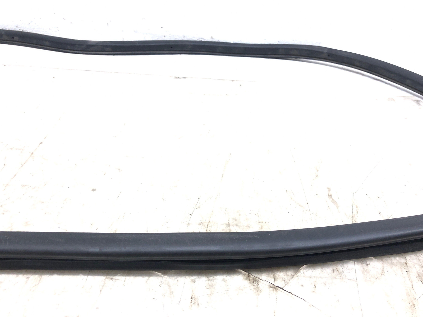 2006-2012 BENTLEY CONTINENTAL OEM HOOD SEAL WEATHERSTRIP 3W0823707A
