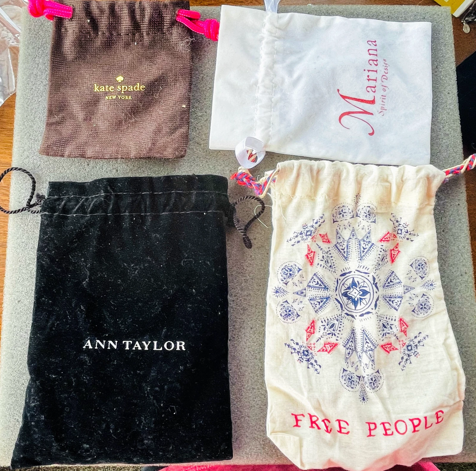 KATE SPADE Ann Taylor 4 sacchetti portaoggetti in tessuto per gioielli sacchetto accessorio di design