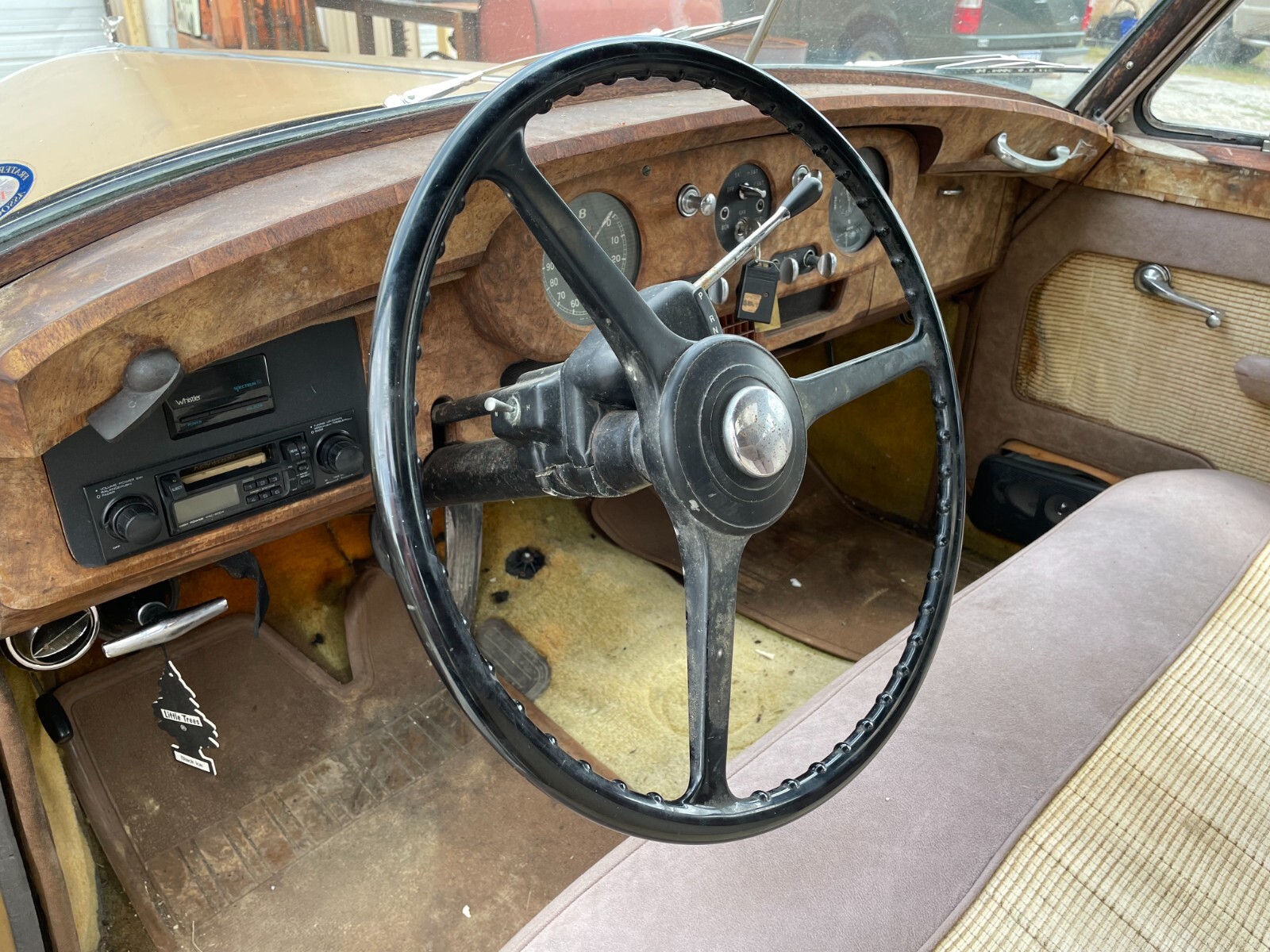 BENTLEY S1 BAFFLE PLATE. WORLDS LARGEST ROLLS ROYCE CLOUD PHANTOM V INVENTORY