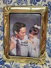 Vntg Solid Brass Decorative Photo Frame 5 x 7