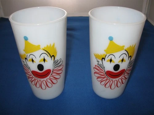 Hazel Atlas Clown Face Milk Glass Drink Tumbler 50s  - 5" Tall - Vintage - 2
