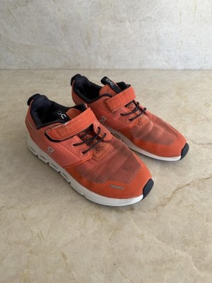 ON Cloud Play Size US Kids 2.5 Easy Slip On Sneaker Comfortable Unisex Orange