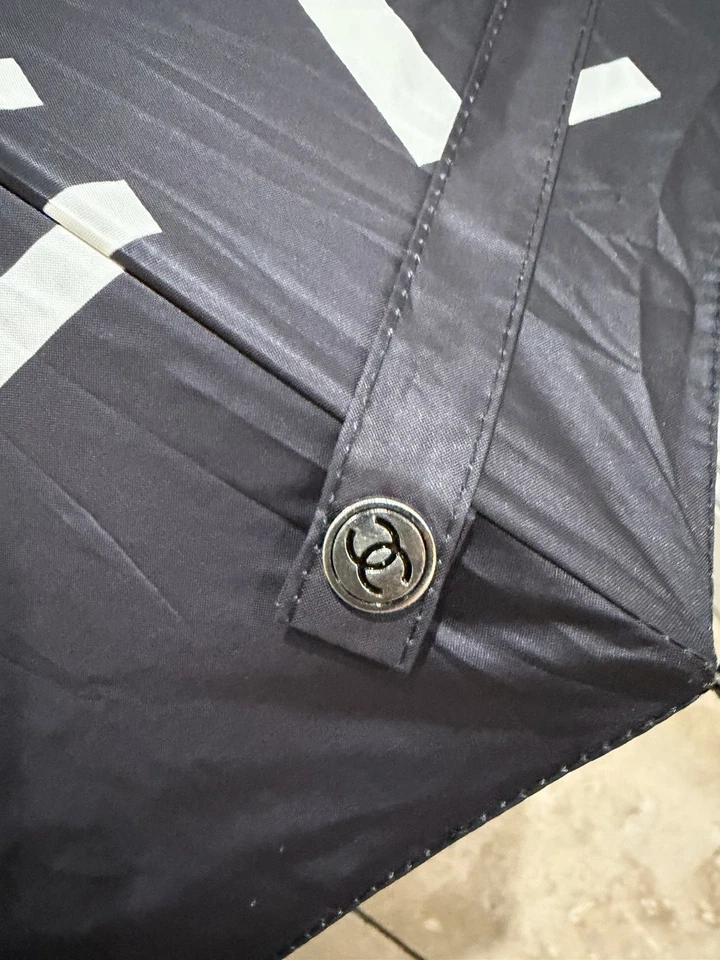 *NUEVO* CHANEL, Paraguas Grande Automático Abierto con Funda, Regalo VIP Foto 3 de 4
