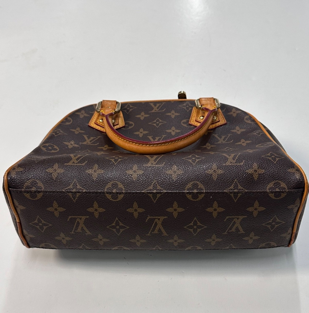 LOUIS VUITTON Authentic Monogram Manhattan PM Bag - image 12