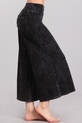 Chatoyant Mineral Wash Wide Cropped Wide Leg Pants Black Medium