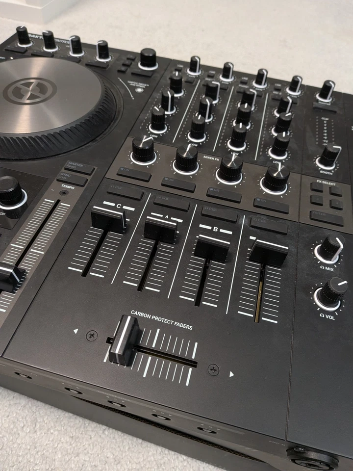 Native Instruments Traktor Kontrol S4 DJ-Controller - Bild 2 von 4