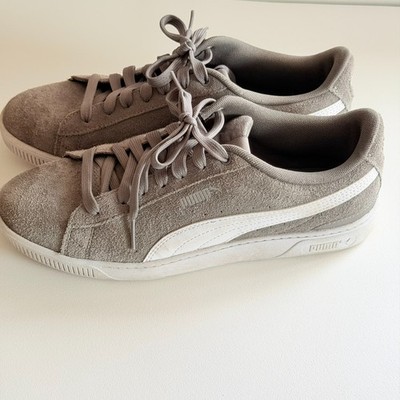 PUMA Vikky Grey Suede Sneakers Athletic Shoes Women s Ladies Sz 9- 383023-02
