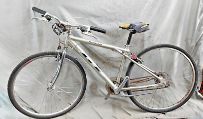 2005 GT Nomad City Hybrid Bike 17.5