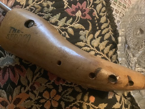 Vintage ”The Seroco” Wooden 8” Length Shoe Form Stretcher - w/Metal Screw Handle - Picture 4 of 7