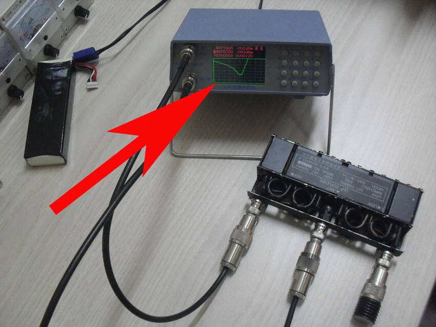 NUEVO UV UHF VHF analizador de espectro de doble banda/fuente de seguimiento afinación dúplex  Foto 3 de 4