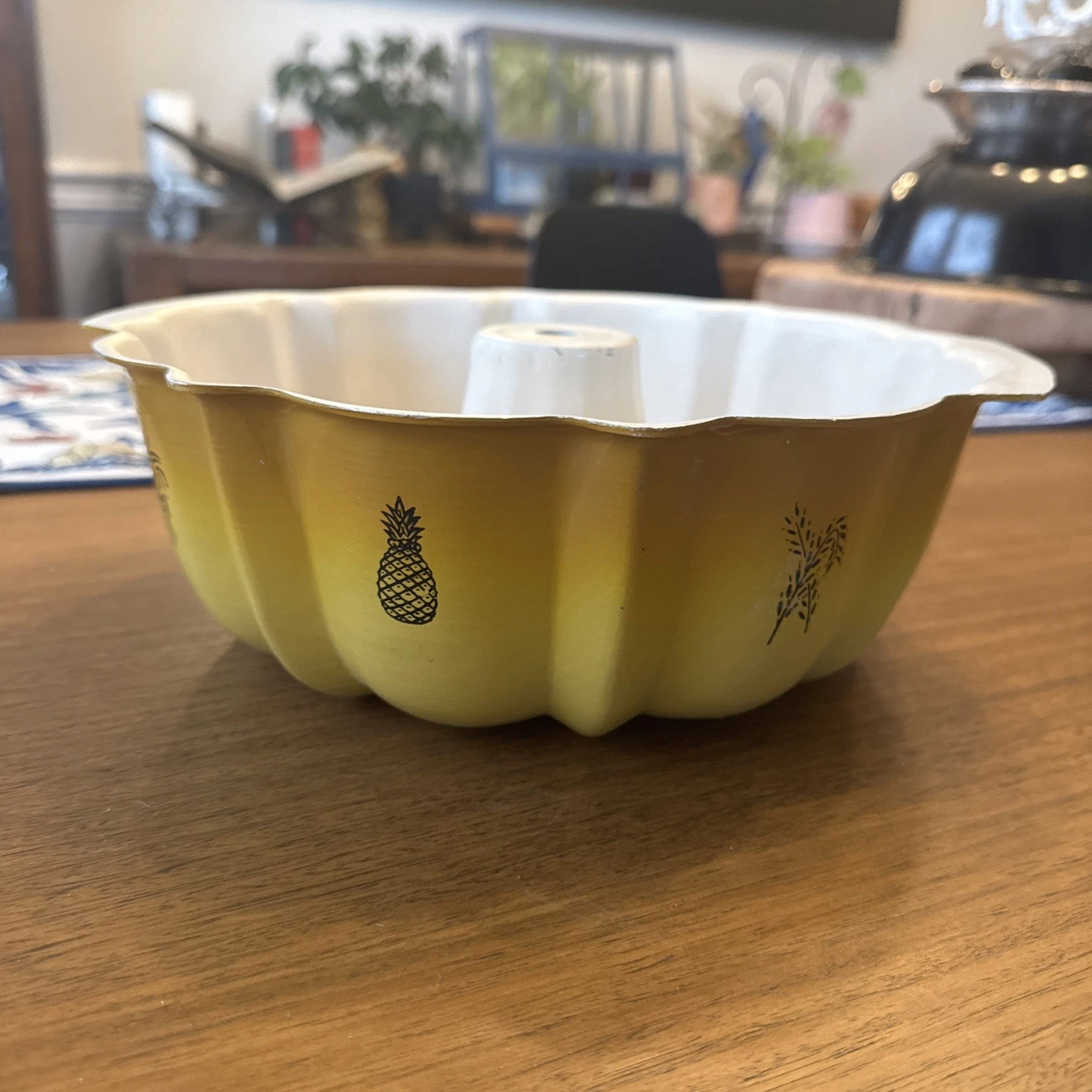 Vintage MCM Nordic Ware Bundt Cake Pan Harvest Gold Ombré Cast Aluminum 1970s