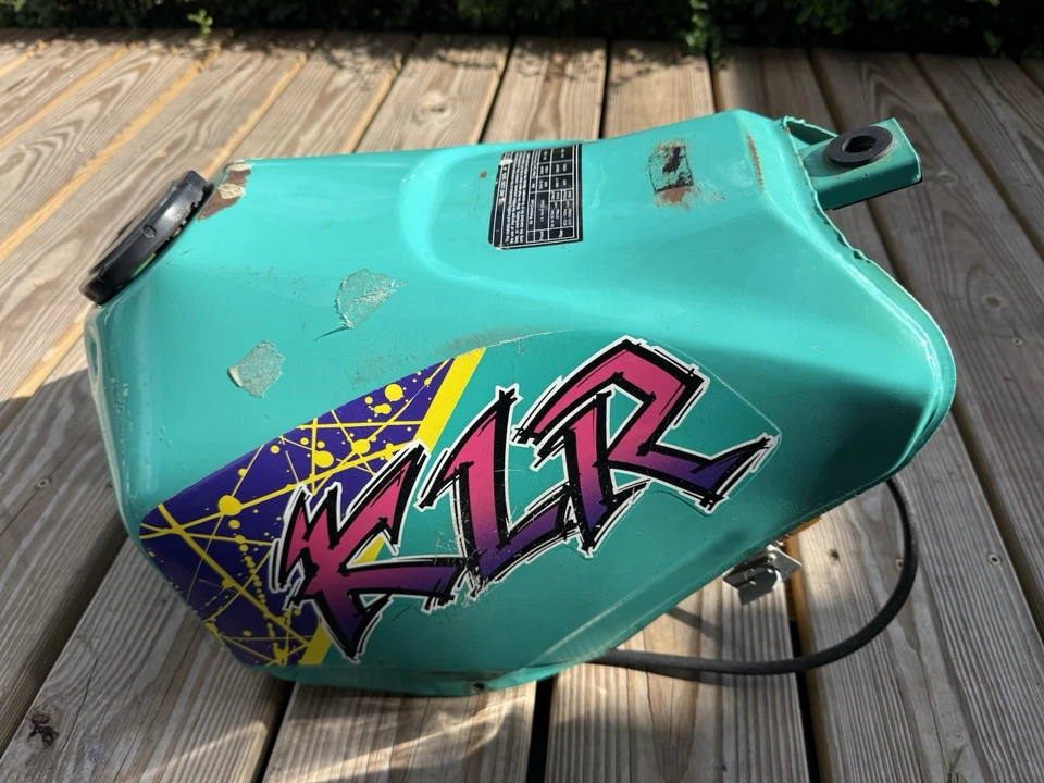 87-05 KLR 250 KLR250 OEM FACTORY GAS TANK FUEL TANK CLEAN INSIDE NO LEAKS - Image 2 of 4