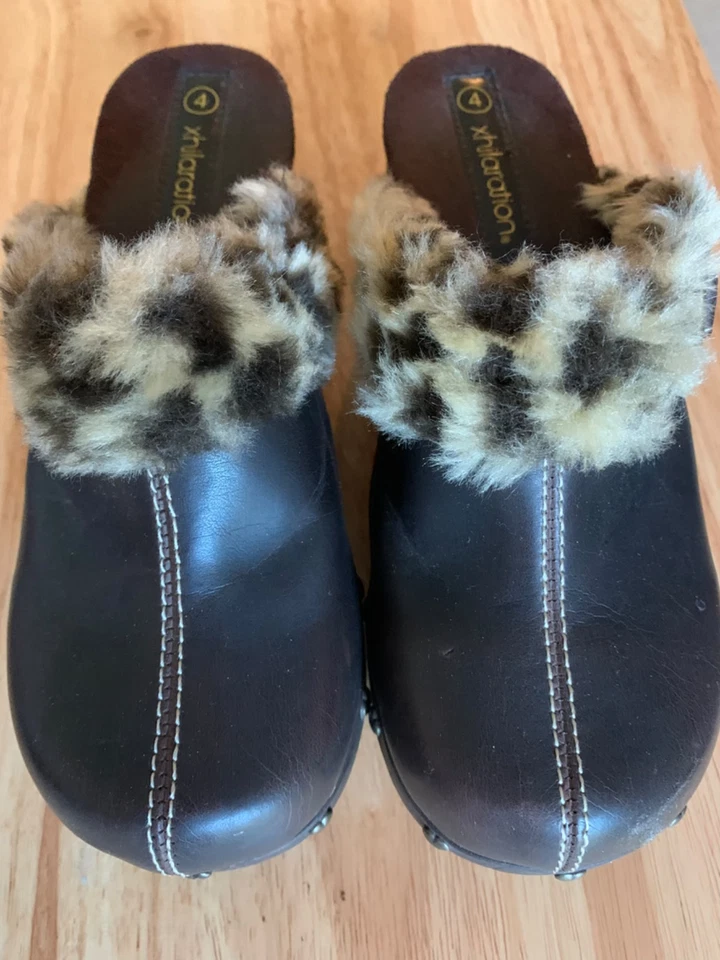 shoe size 4 , xhilaration fur with buckle and heart decoration around shoe - Image 2 of 4