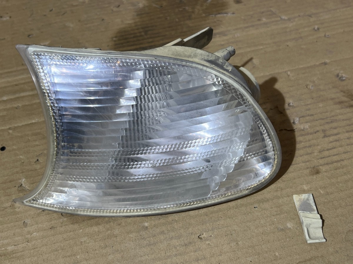 E46 専用 BMW 3 E46 Coupe Cabrio OEM BOSCH Front Left Turn Signal Indicator
