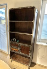 Industrielles Regal / Schrank – Vintage-Look