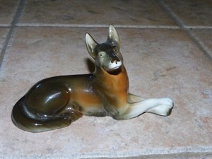 BEAUTIFUL ROYAL DUX CZECH PORCELAIN ALSATIAN GERMAN SHEPHARD # 645 / 2 FIGURINE