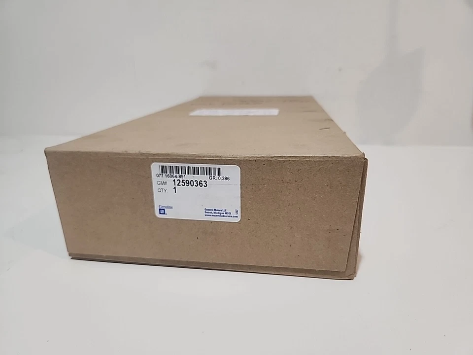 GM Valve Cover 12590363 - Image 3 of 3