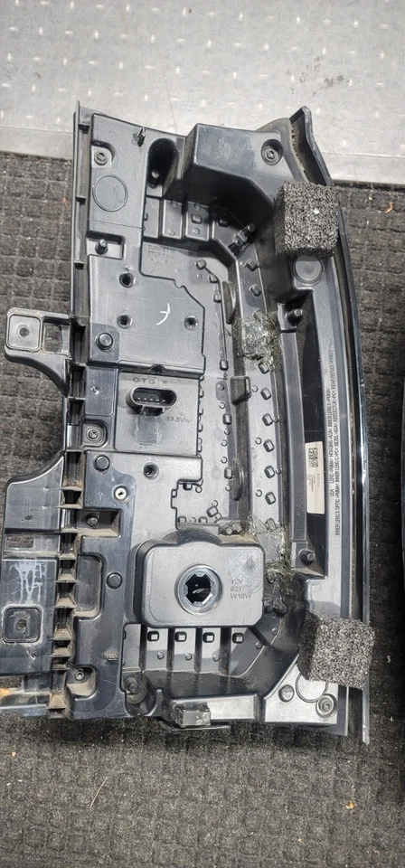 Spyder Chevy Suburban/Tahoe 07-14 GMC Yukon/Yukon Denali 07-14 08-13 15 Estilo Foto 2 de 4