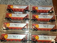 Set di (8) auto tramoggia Menards scala O Santa Fe con carico #279-3048 - NUOVE CON SCATOLE