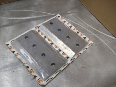 Bandit Chipper OEM Genuine Knife Set 912-3001-47 / 112159361 There are 2 blades