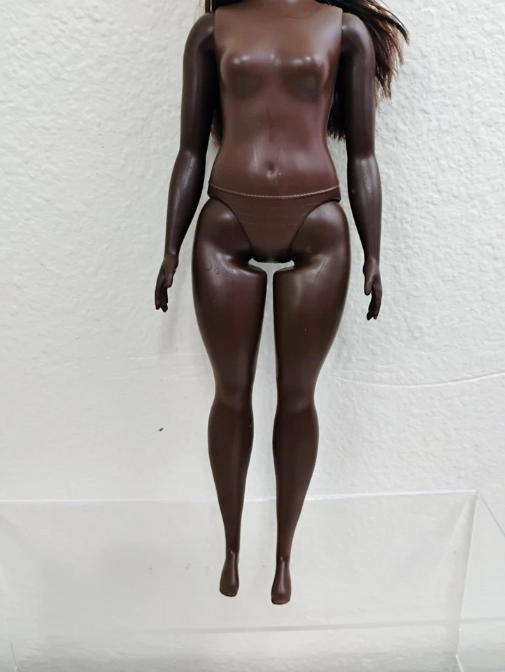 Mattel Barbie Fashionistas Curvy African American Doll Nude Good Condition Clean - Image 4 of 4