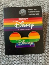 Loungefly Disney Casquette Mickey Mouse Rayures Arc-En-Ciel Émail Pin's