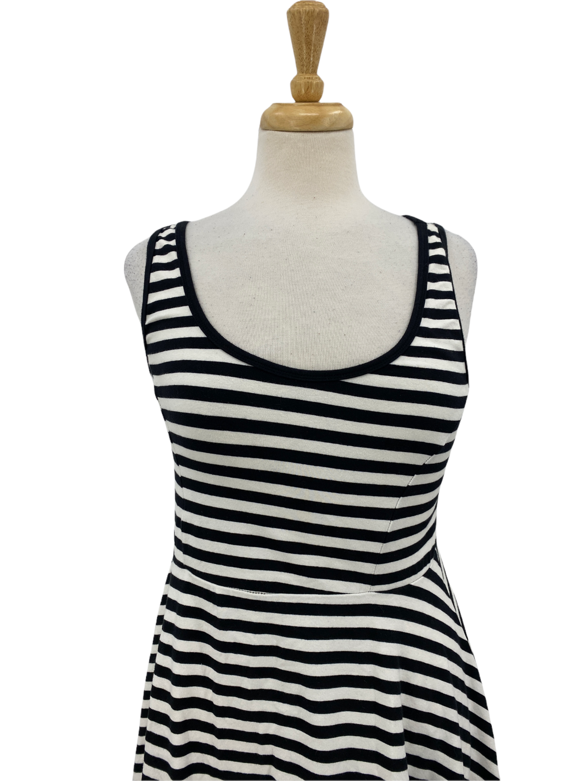 Old Navy Sleeveless Ponte-Knit Sheath 