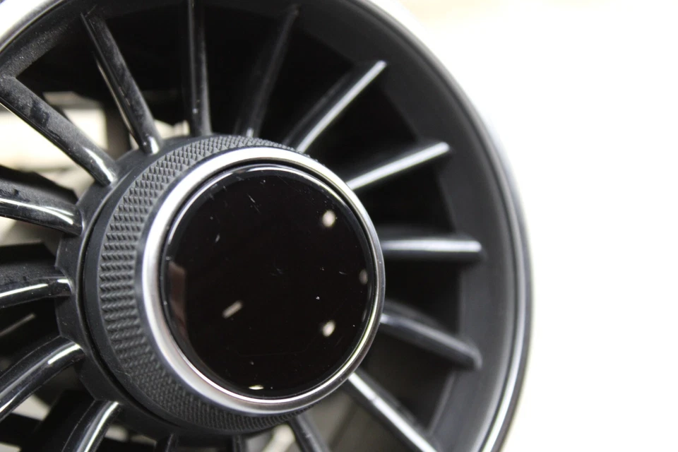 Audi TT 2016-2023 tablero central derecho ventilación de aire 8S1820952HJU OEM HE67 Foto 4 de 4