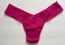 Hanky Panky Women's Signature Lace Low Rise Thong Underwear Red