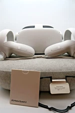 Oculus Quest 2 Virtual Reality Headset BUNDLE 128GB White - Travel Box & Glasses