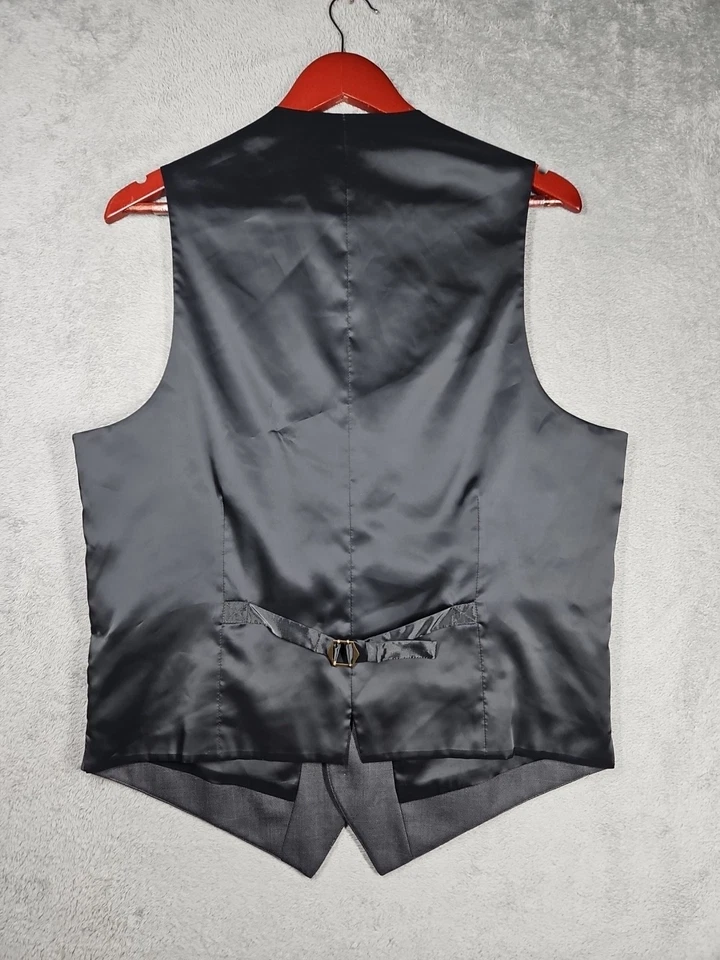 Apt. 9 Men’s Premier Flex Gray Front Panel Black Back Panel Lined Vest Sz M NWT - Image 2 of 4