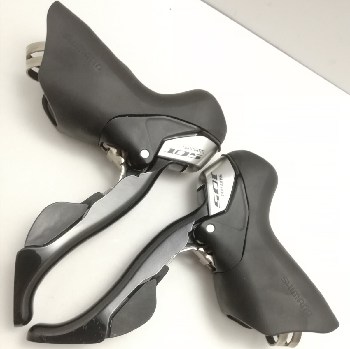 Shimano STI ST-5700 105 2×10 左右 旧10速　オマケ Shimano 105 ST-5700 10-Speed STI Shifters: 2x10 - Left/Right