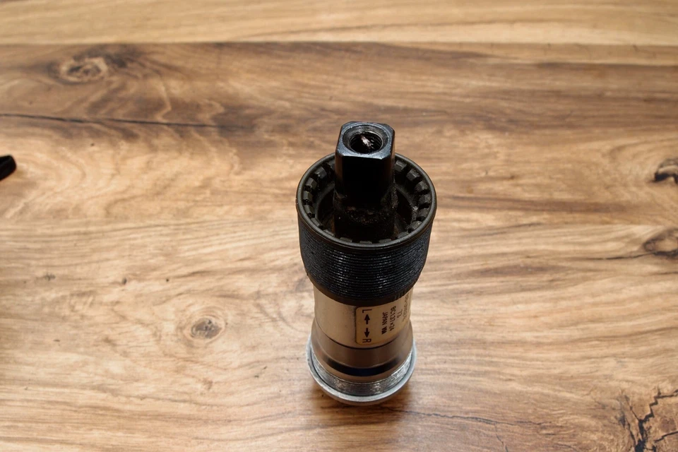 1999 vintage MTB bottom bracket Shimano Deore BB-UN52-E Japan 114 mm BSA - Image 4 of 4