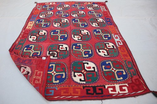 Belleza arte decoración uzbeko vino tradicional tinto. Detalles de talla abajo. - Imagen 9 de 24