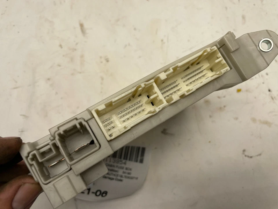 LEXUS GS350 2013-2015 DELANTERO DERECHO DEBAJO DEL TABLERO CAJA DE FUSIBLES MPX RELÉ DE UNIÓN GS450H Foto 3 de 4