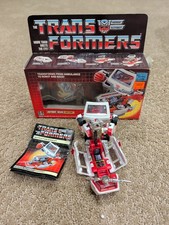 1984 Ratchet w  Cross Complete w  Box G1 Transformers Car Figure