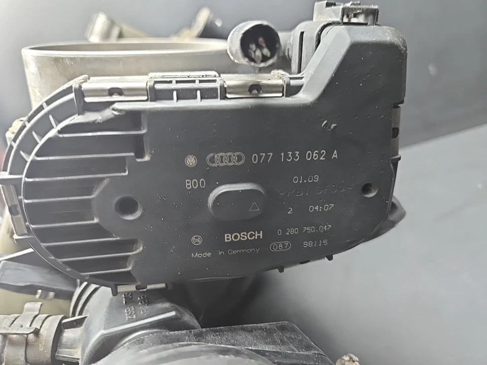 2009-2012 奥迪 S5 (B8 8T) 4.2L 发动机 UPPER INTAKE MANIFOLD ASSEMBLY — 第 4/4 张图片