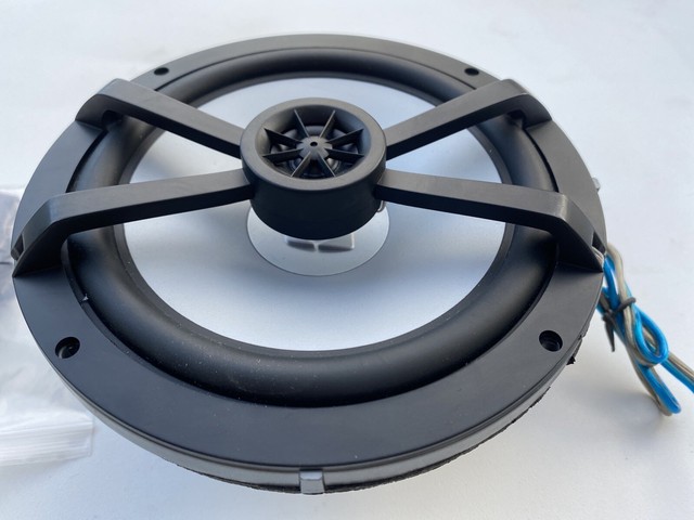 kicker km61 speaker