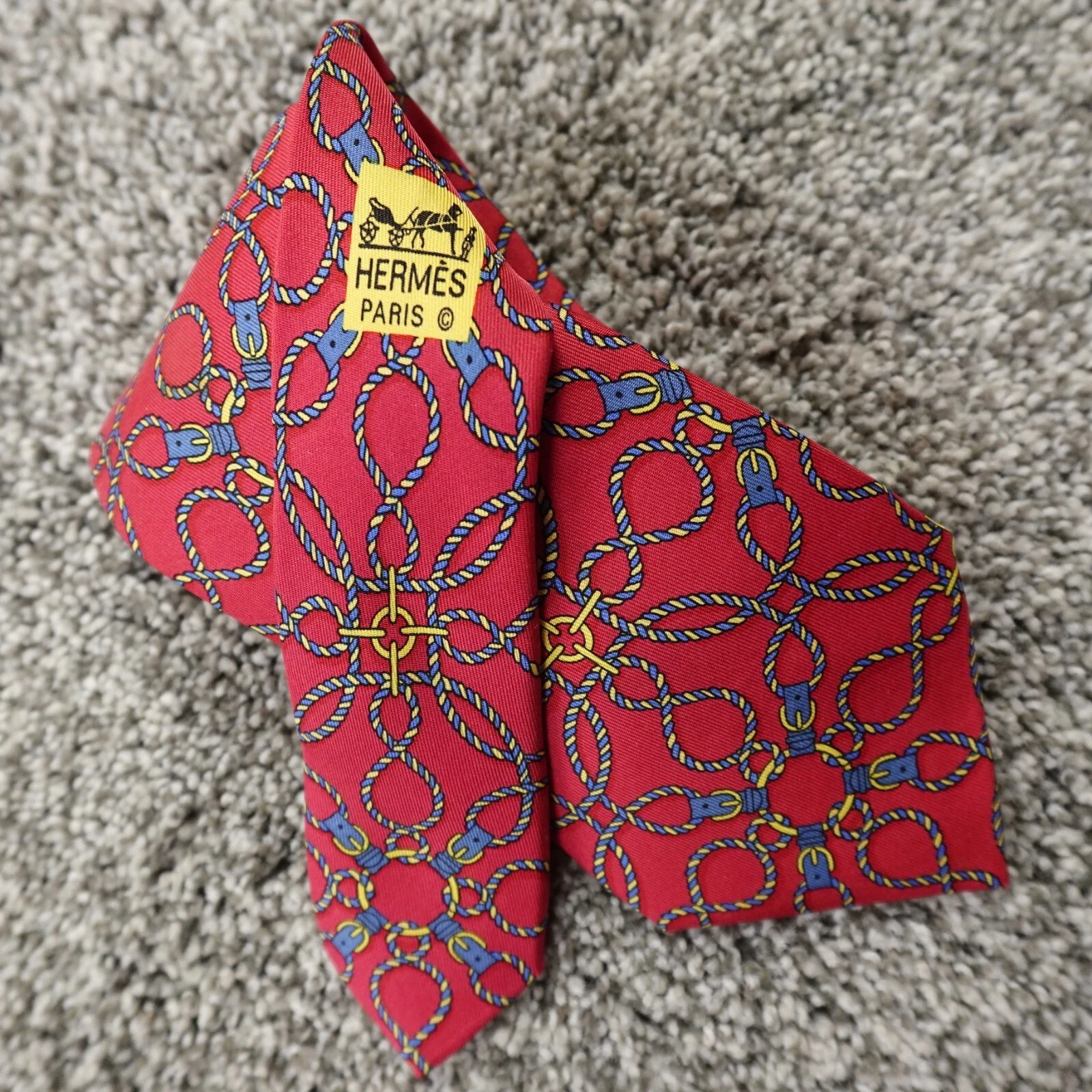 HERMÈS Hermes Cravatta Uomo Rosso Seta Motivo Geometrico Design Stampa Scollo Abito Ufficio Parigi